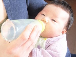 赤ちゃんの下痢がひどい時はミルクを薄める！？