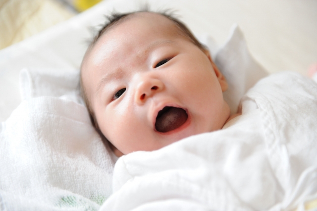 新生児の赤ちゃんが寝かしつけのポイントは？寝てくれない理由は何？