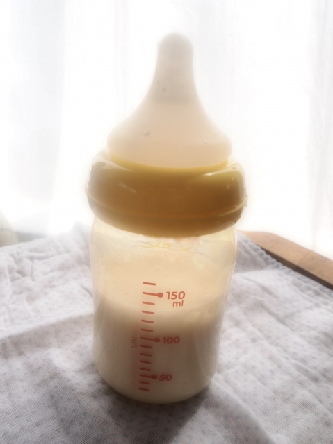 搾乳した母乳を保存する方法と温め方は？外出する時は？